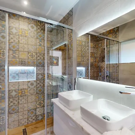 Вилла Golden Estombar *