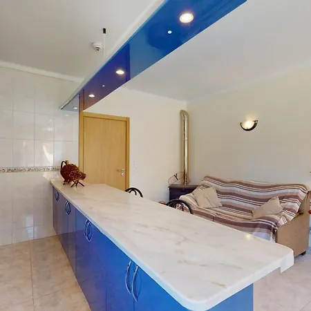 Golden Estombar Lagoa (Algarve)