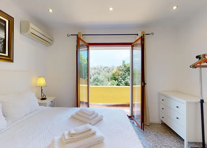 Villa Golden Estombar