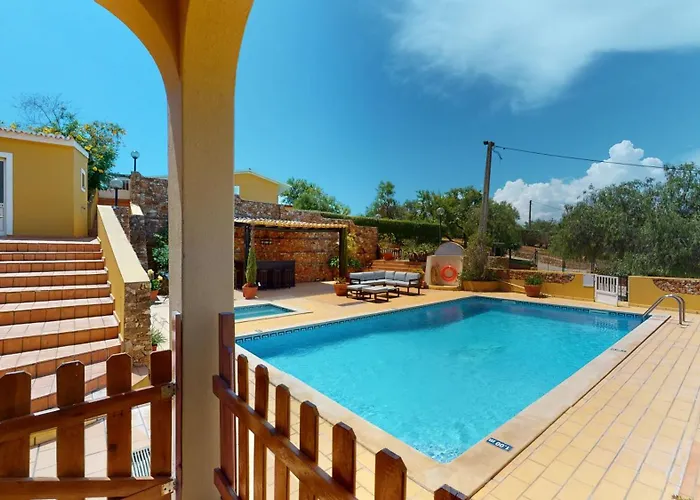 Golden Estombar Villa *