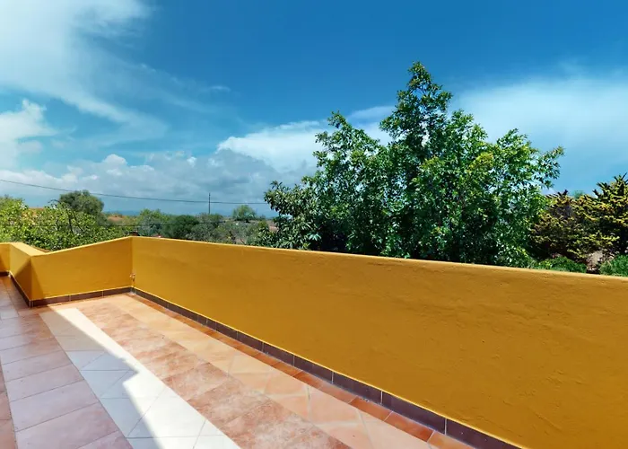 Golden Estombar Villa *