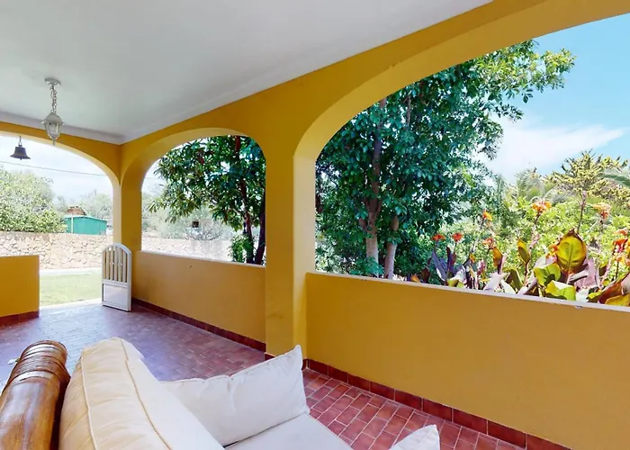 Golden Estombar Lagoa (Algarve)